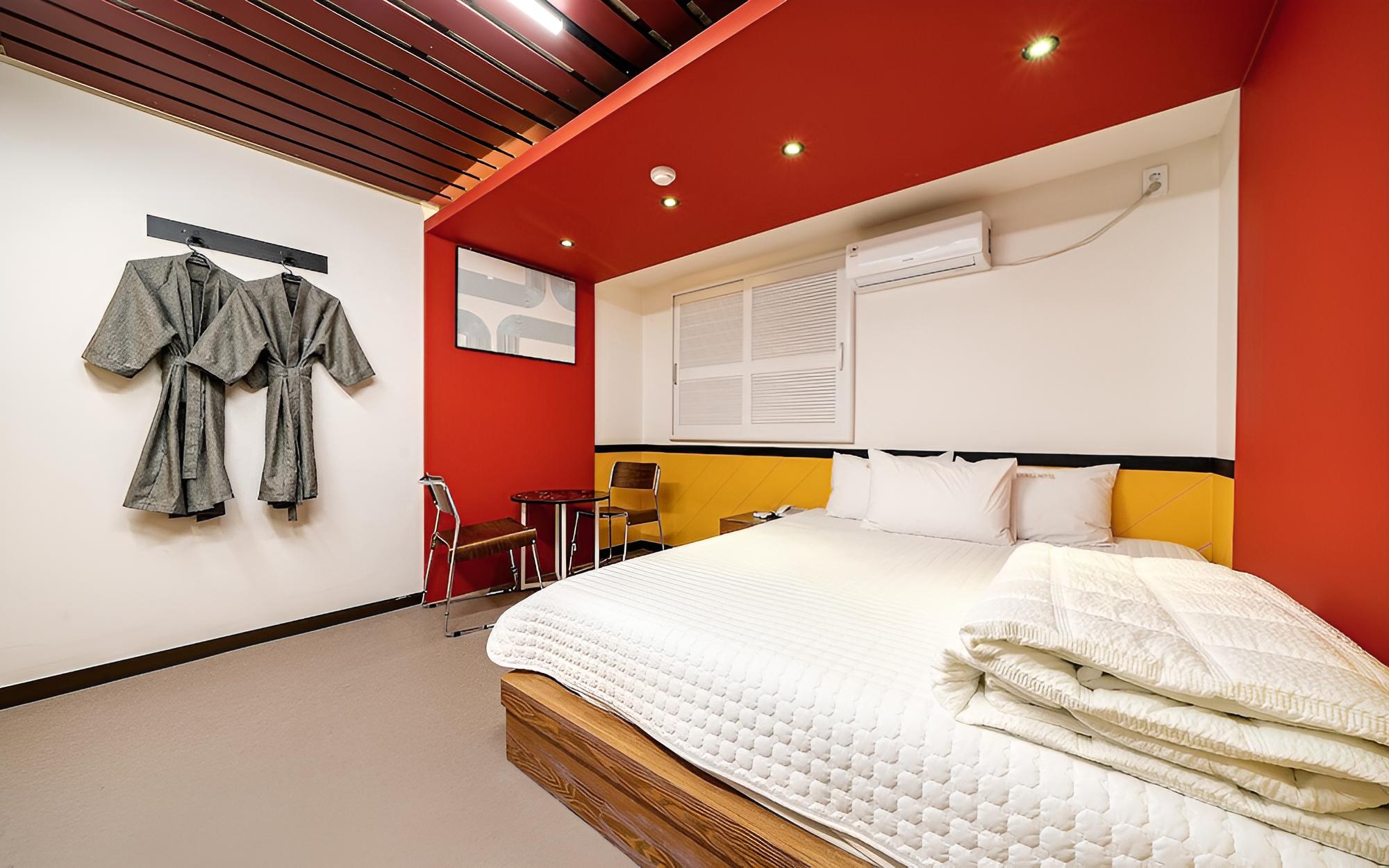 Room (Standard Room) - Photo 4