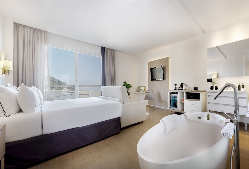 Premium Room, Sea View (Grand) - Photo 2