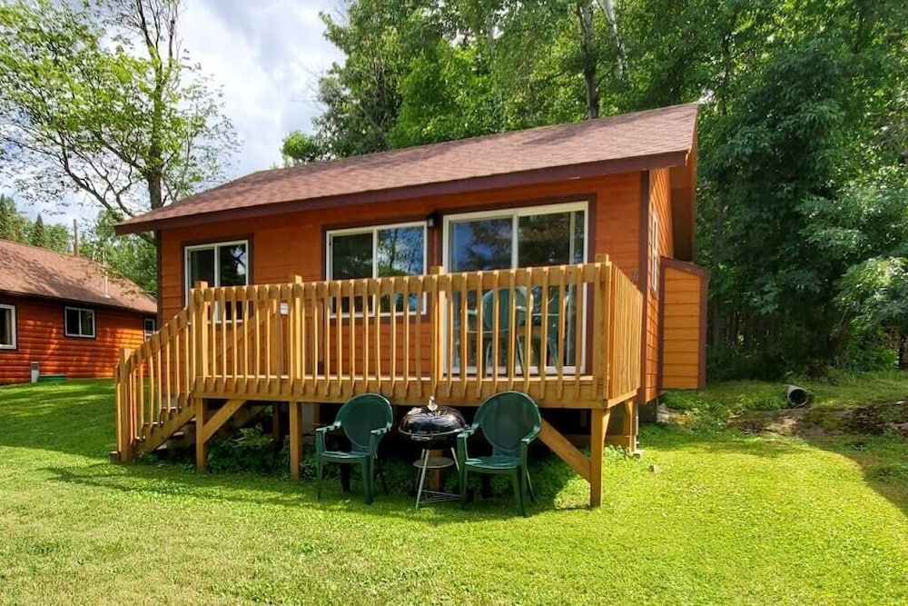 Otter Cabin-Lakeside 2 Bedroom Otter Cabin on Kab photo 1