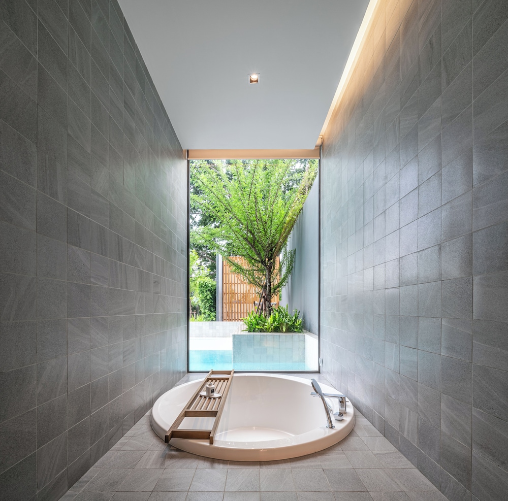 Grand Corner Pool Access - Photo 10