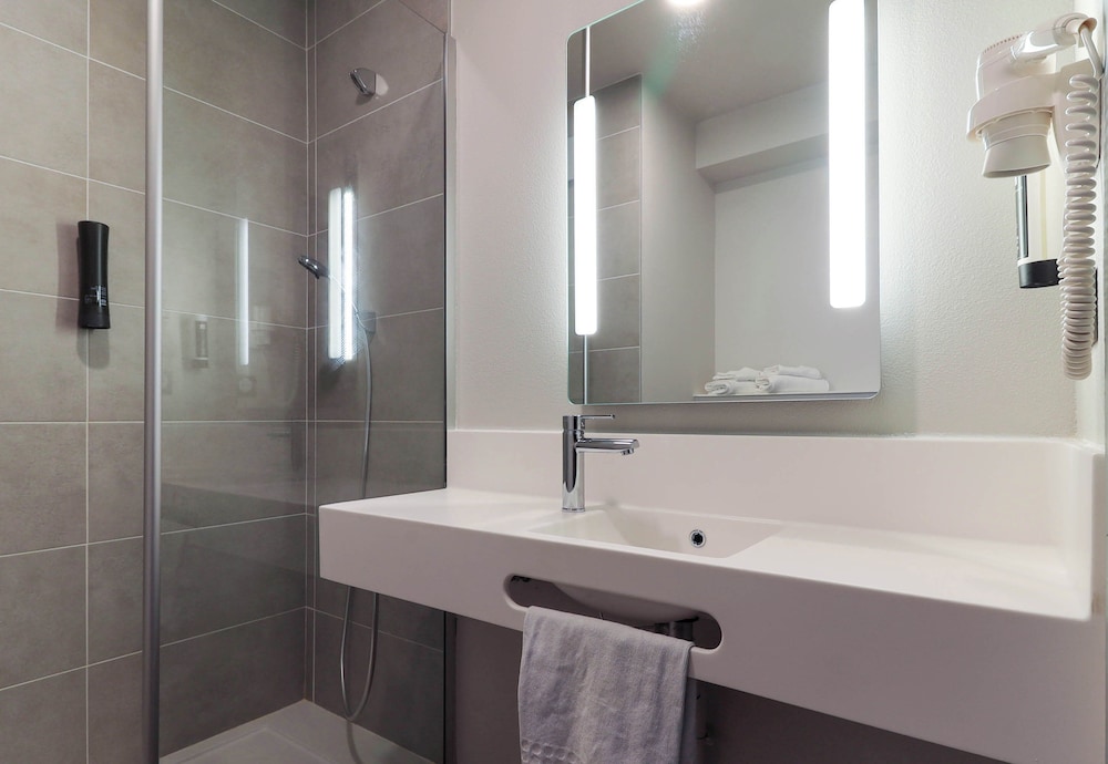 Classic Triple Room - Photo 9