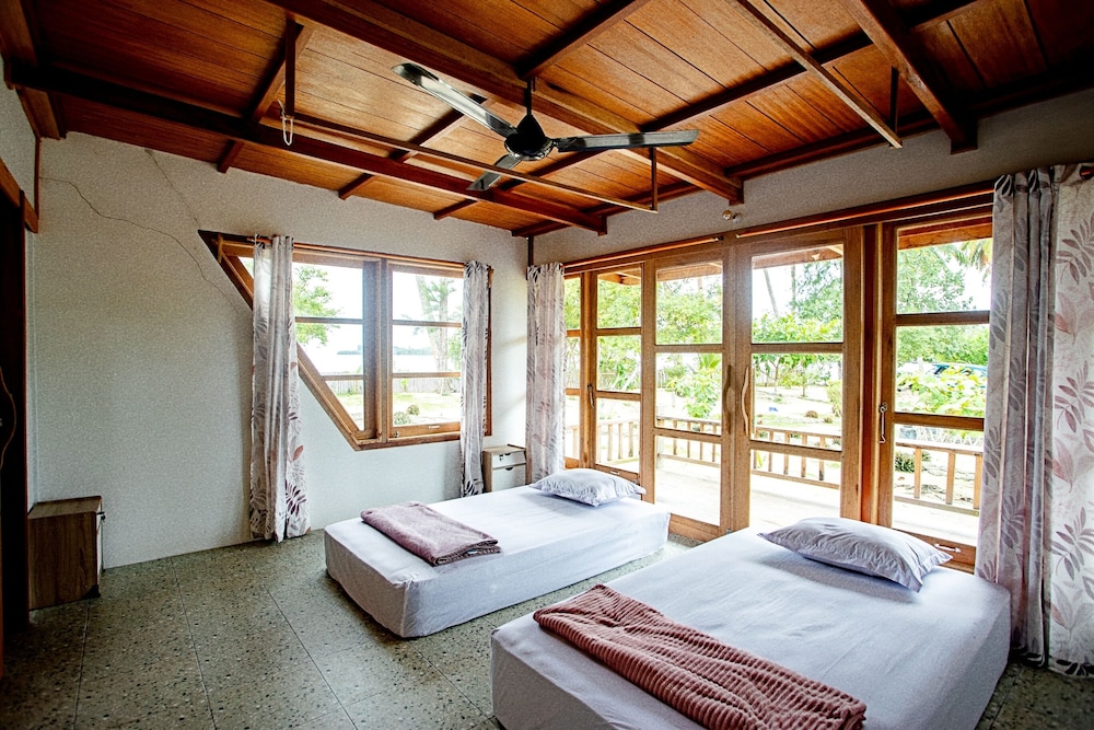 Deluxe Bungalow photo 1