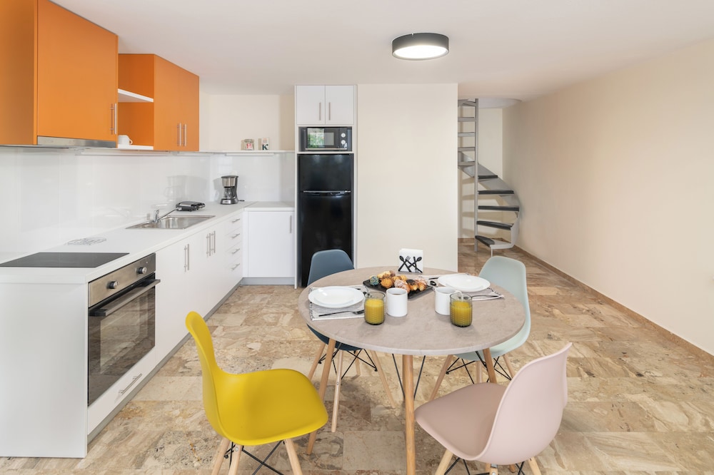 Antigone Apartment