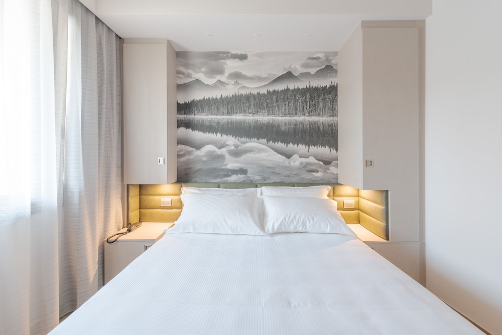 Standard Double or Twin Room - Photo 3
