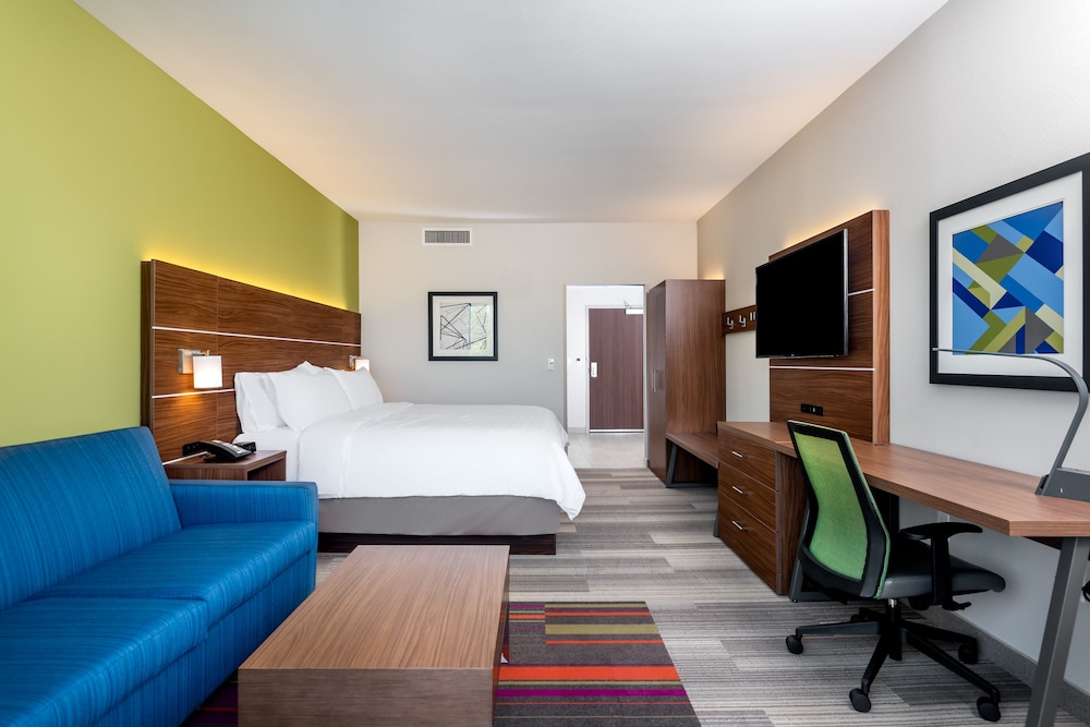 Suite, 1 King Bed, Accessible (Communications, Accessible Tub)