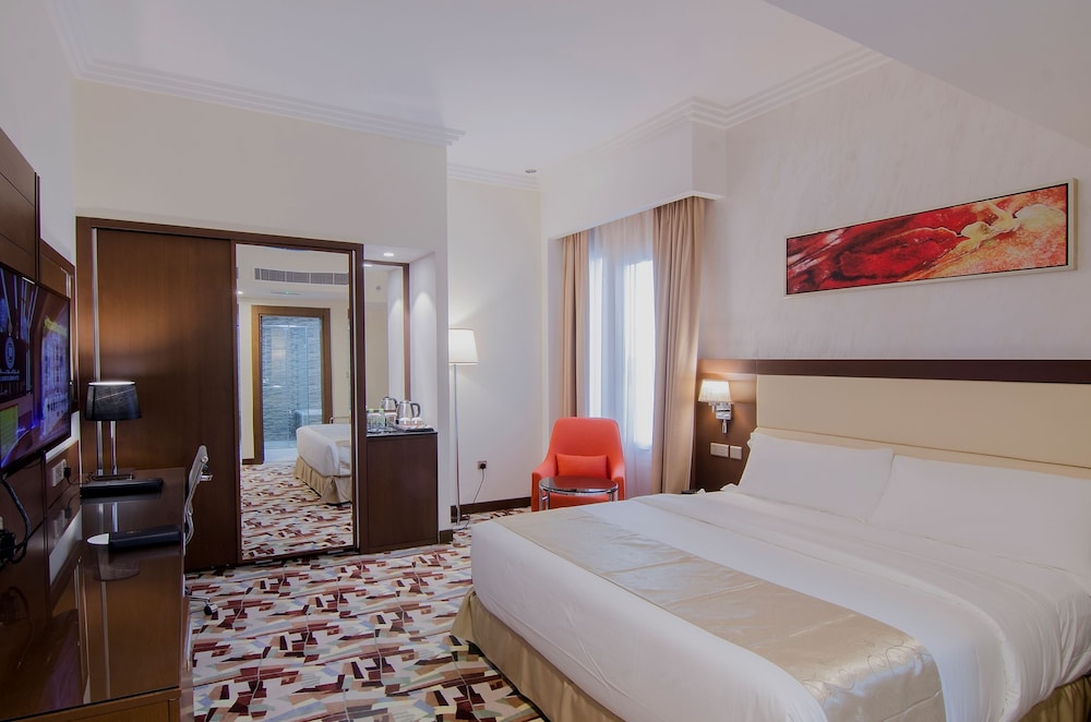 Premium Double Room, 1 King Bed, Non Smoking photo 2