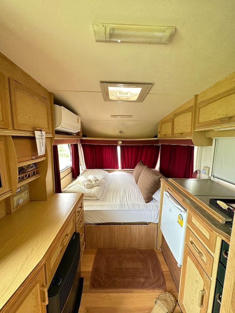 Caravan photo 2