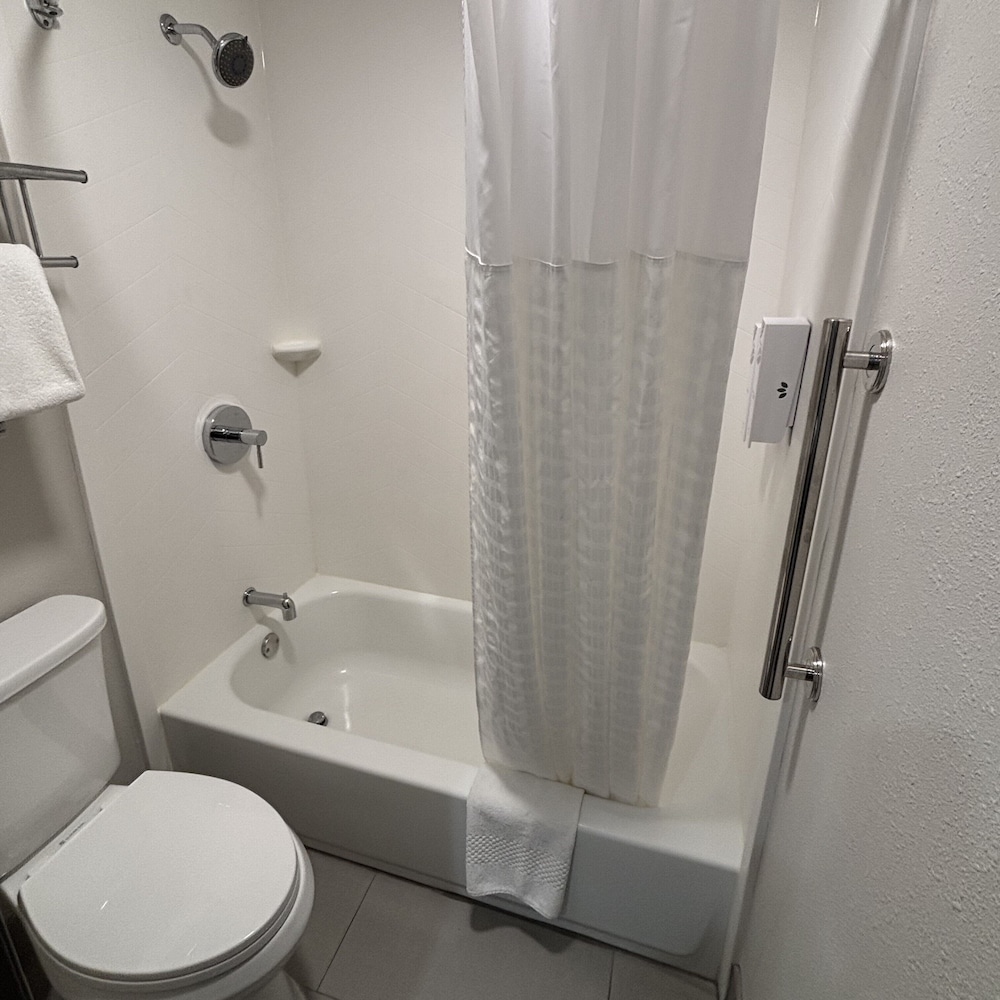 Superior Room, 1 King Bed, Non Smoking - Photo 8