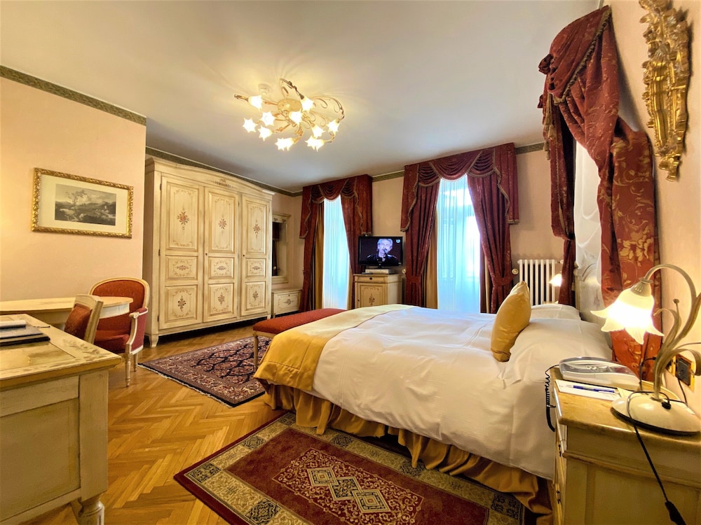 Junior Suite, Mountain View (Executive CG)