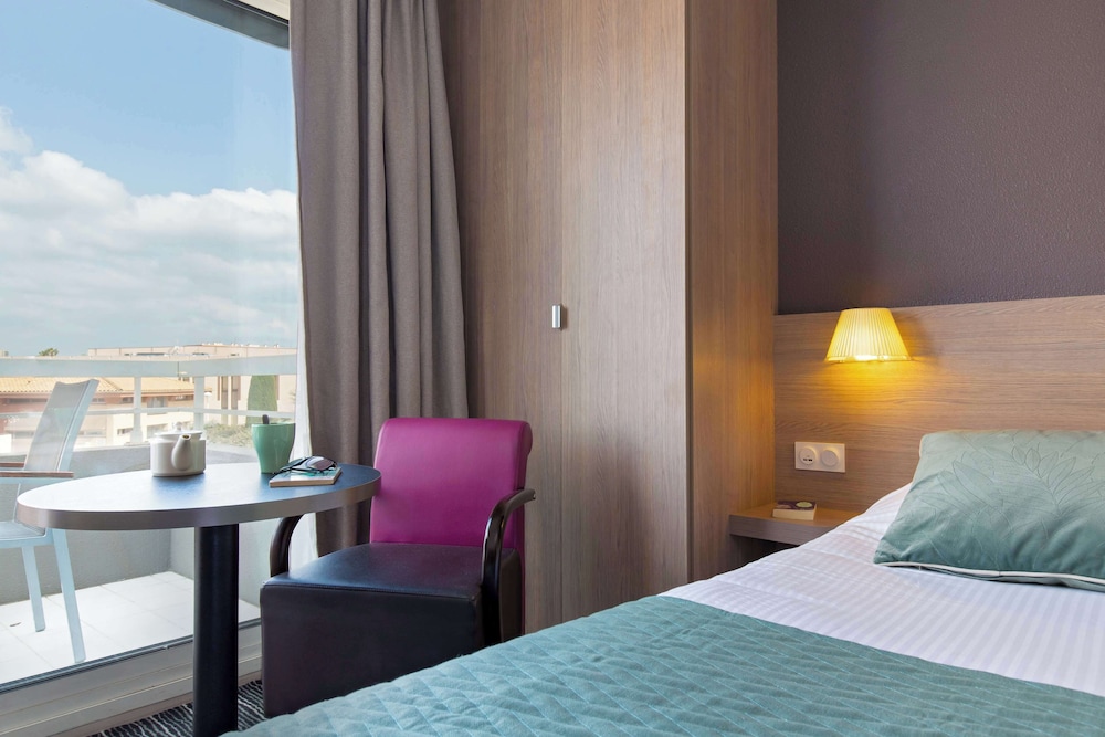 Standard Room, 2 Twin Beds, Non Smoking, Balcony - Photo 1