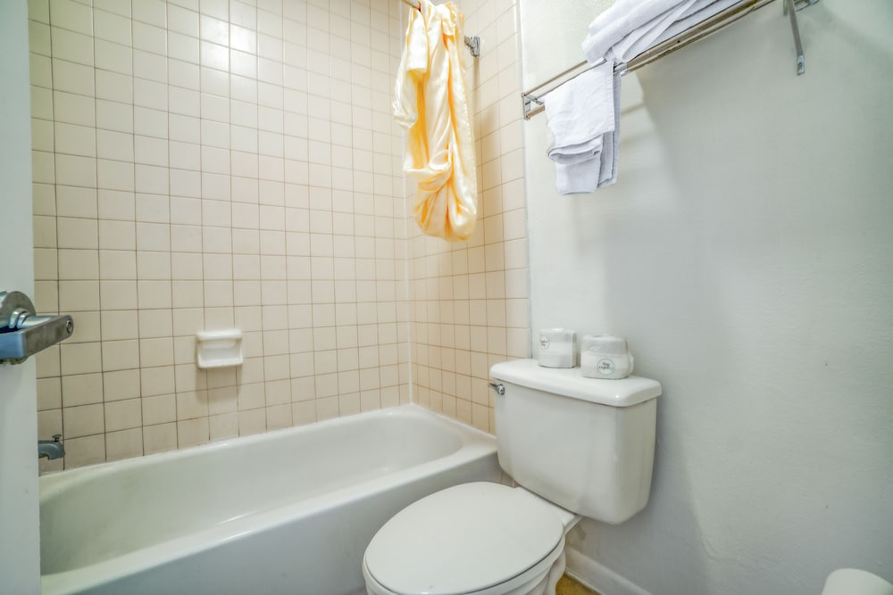 1 King Bed, Accessible photo 1