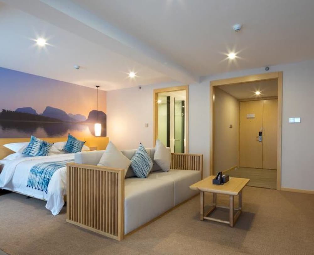 Deluxe Suite photo 1
