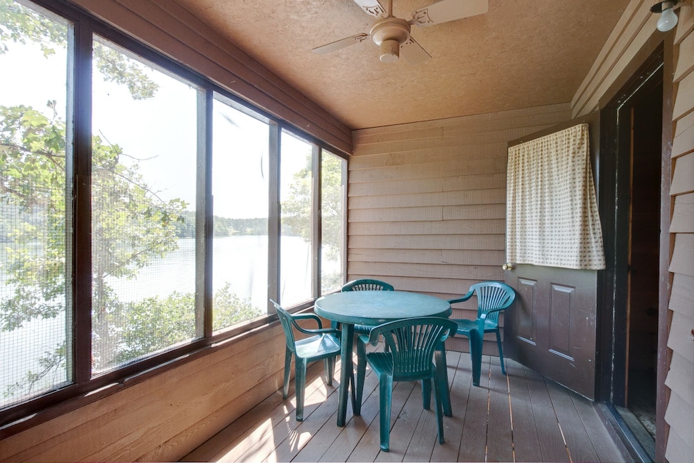 Cabin, Non Smoking, Kitchen (Linens Included, No Pets Allowed) photo 3