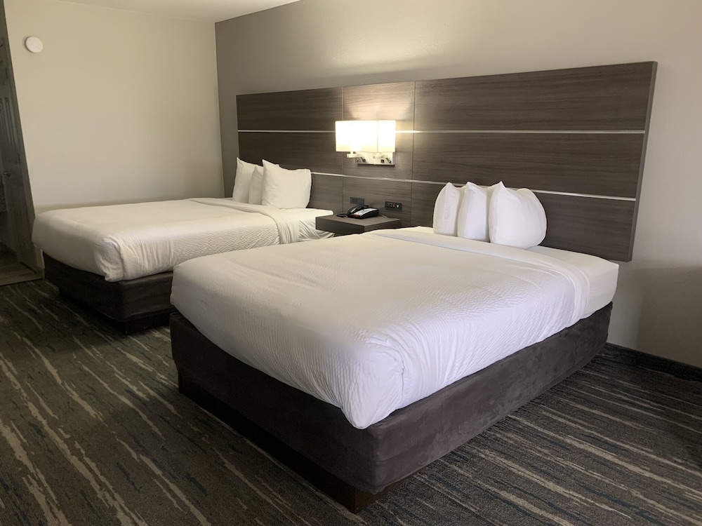 Suite, 2 Queen Beds - Photo 6
