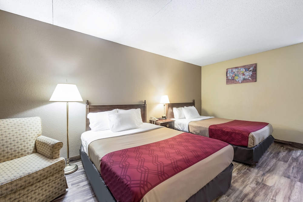 Standard Room, 2 Queen Beds, Non Smoking photo 3