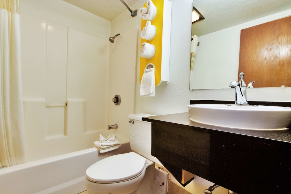 Deluxe Room, 2 Double Beds, Non Smoking photo 3