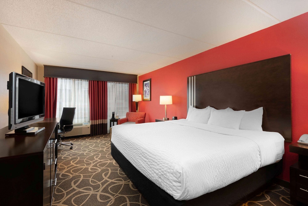 Room, 1 King Bed, Non Smoking - Photo 2