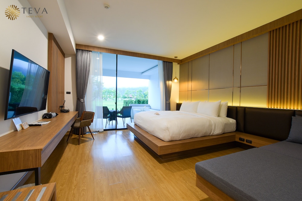 King Jacuzzi Suite - Photo 2