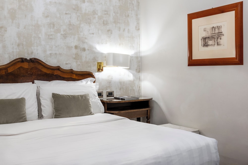 Standard Double or Twin Room photo 2
