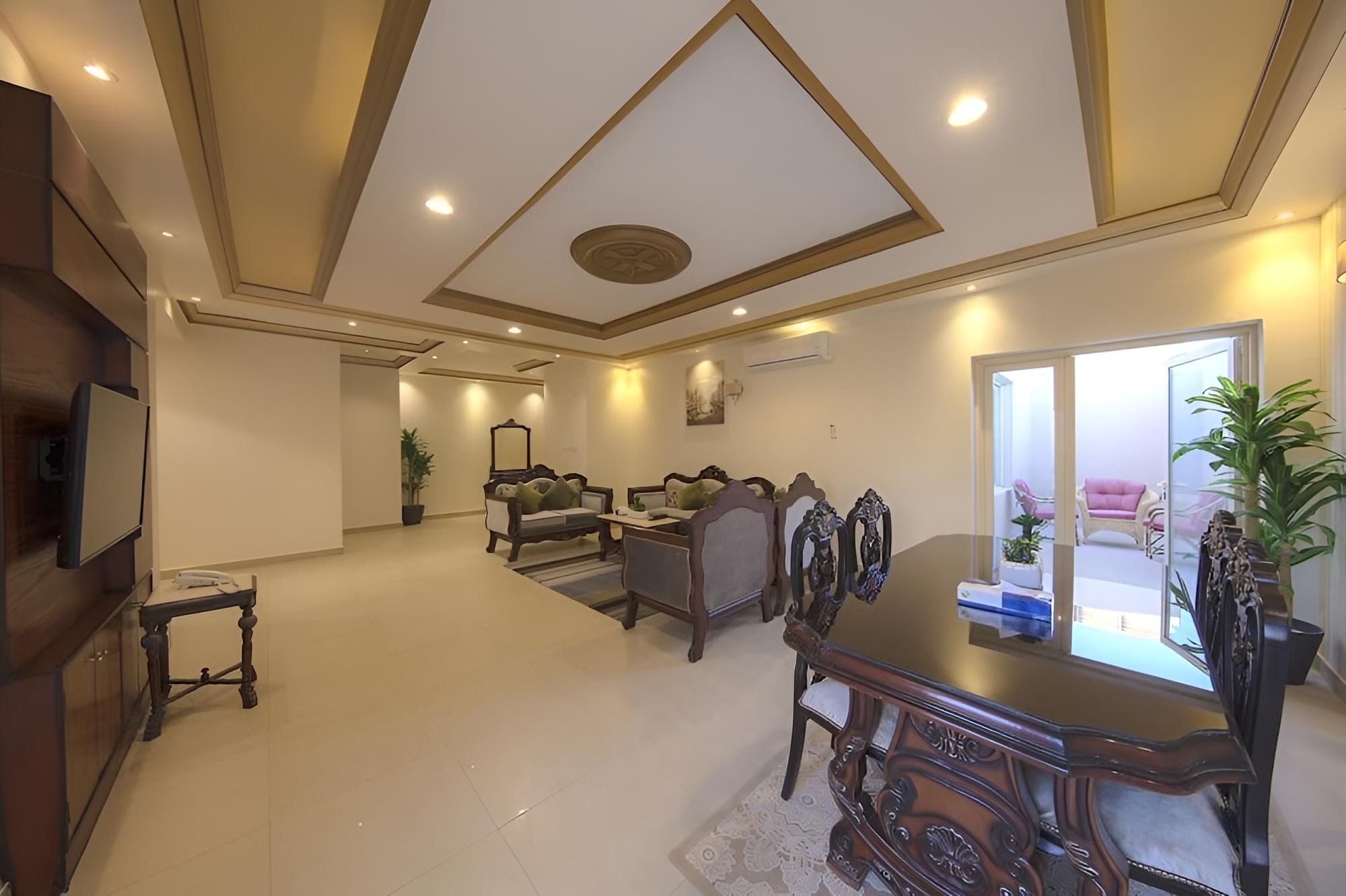 Villa photo 1