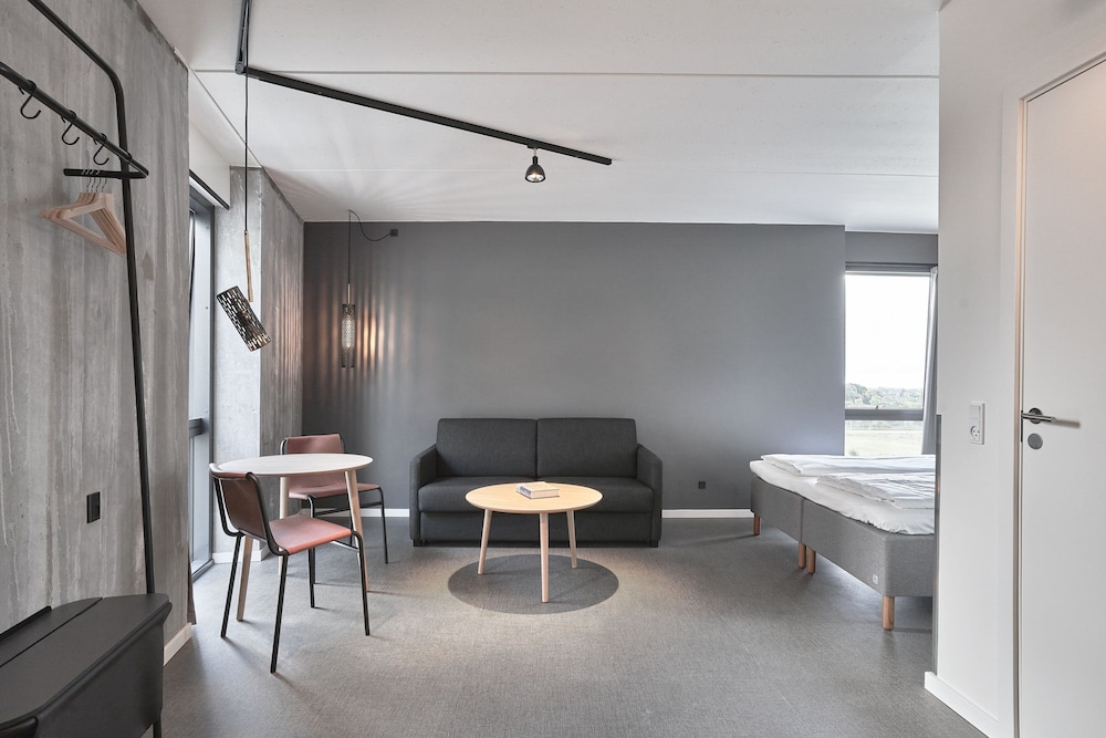 Family Room - Photo 7