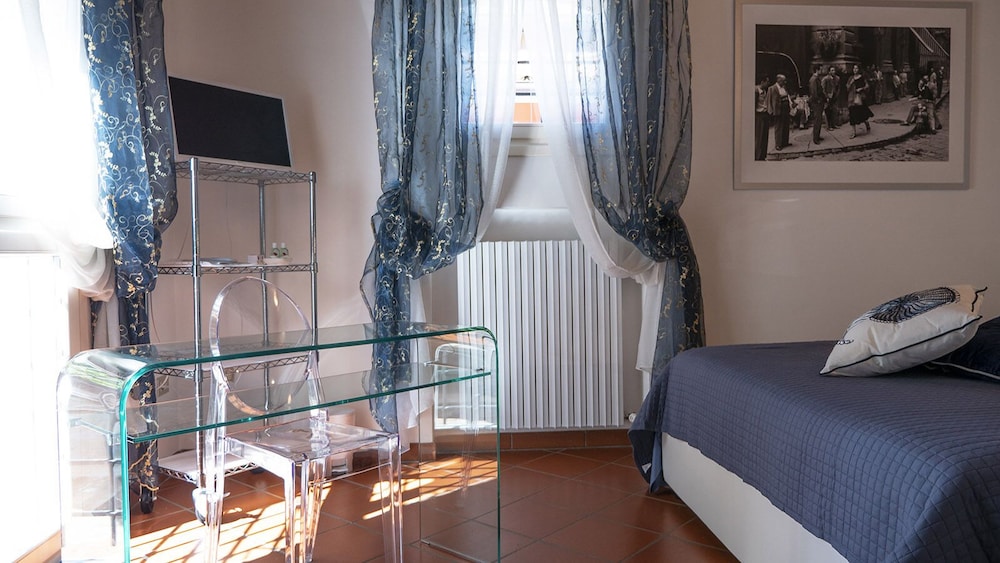 Romantic Room, 1 Bedroom, Private Bathroom (Millefiori) photo 3