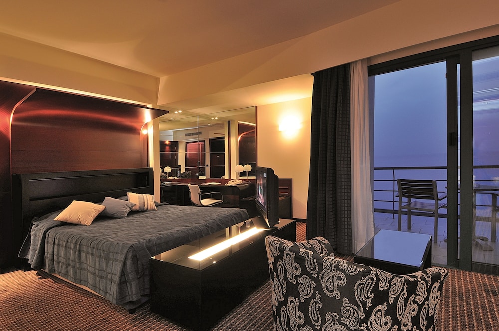 Deluxe Room, Sea View - Photo 5