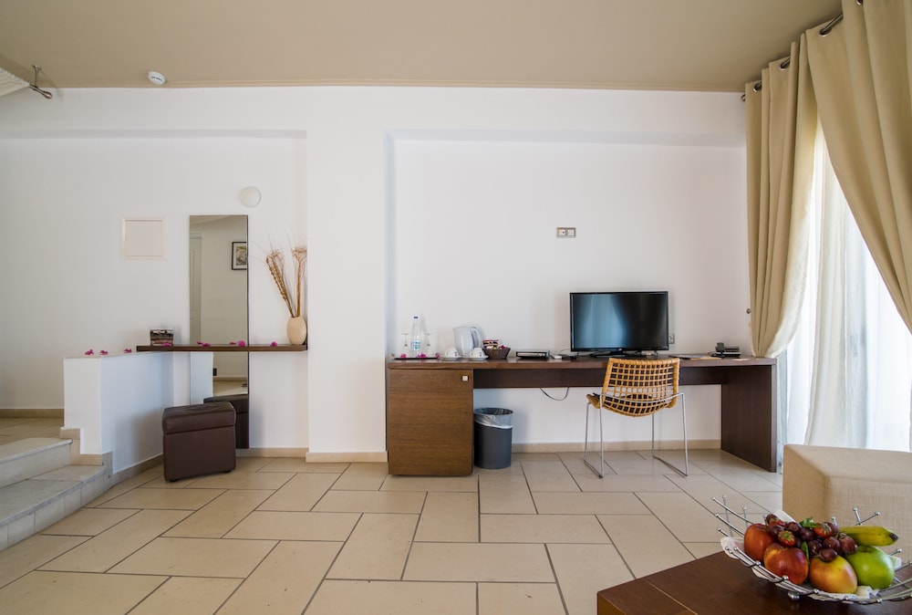 Junior Suite, Private Pool - Photo 3