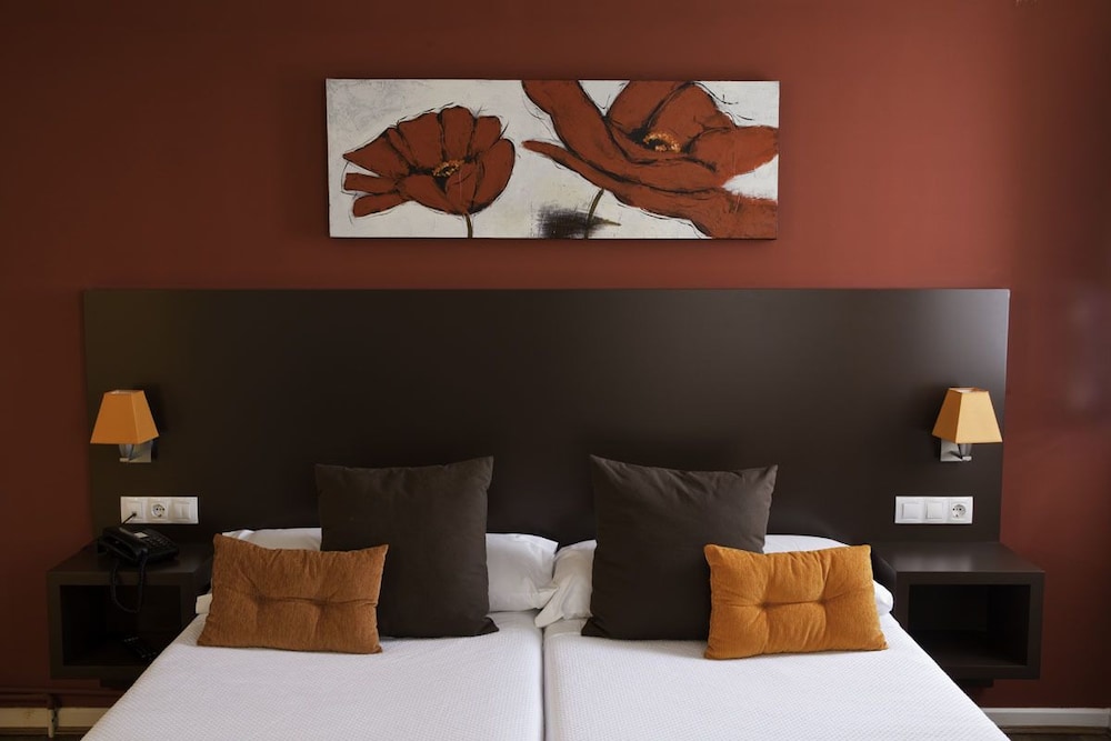 Double Room - Photo 8