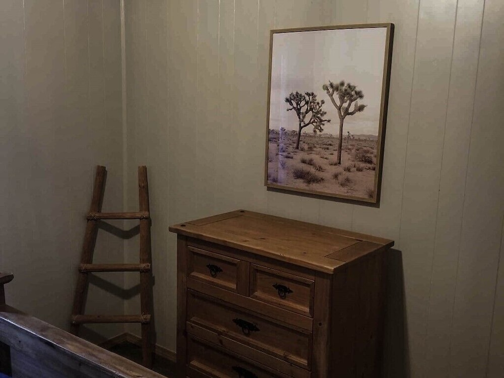Lake View, Modern Cabin Lake Texoma, Screened Patio, Kitchenette - No Pets