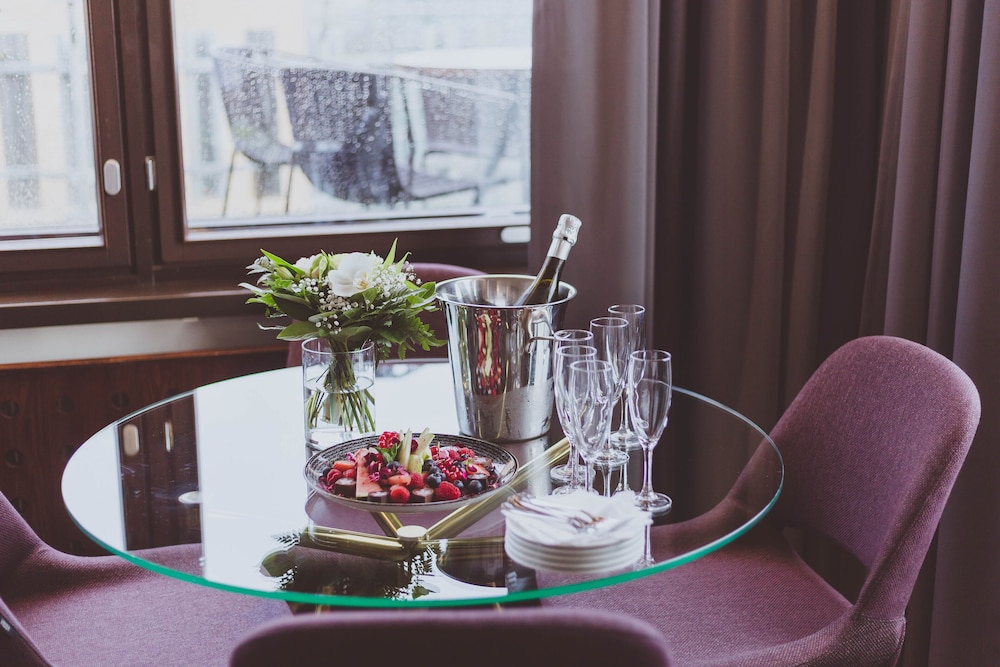 Business Suite - Photo 3
