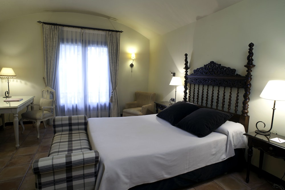 Classic Double or Twin Room - Photo 4