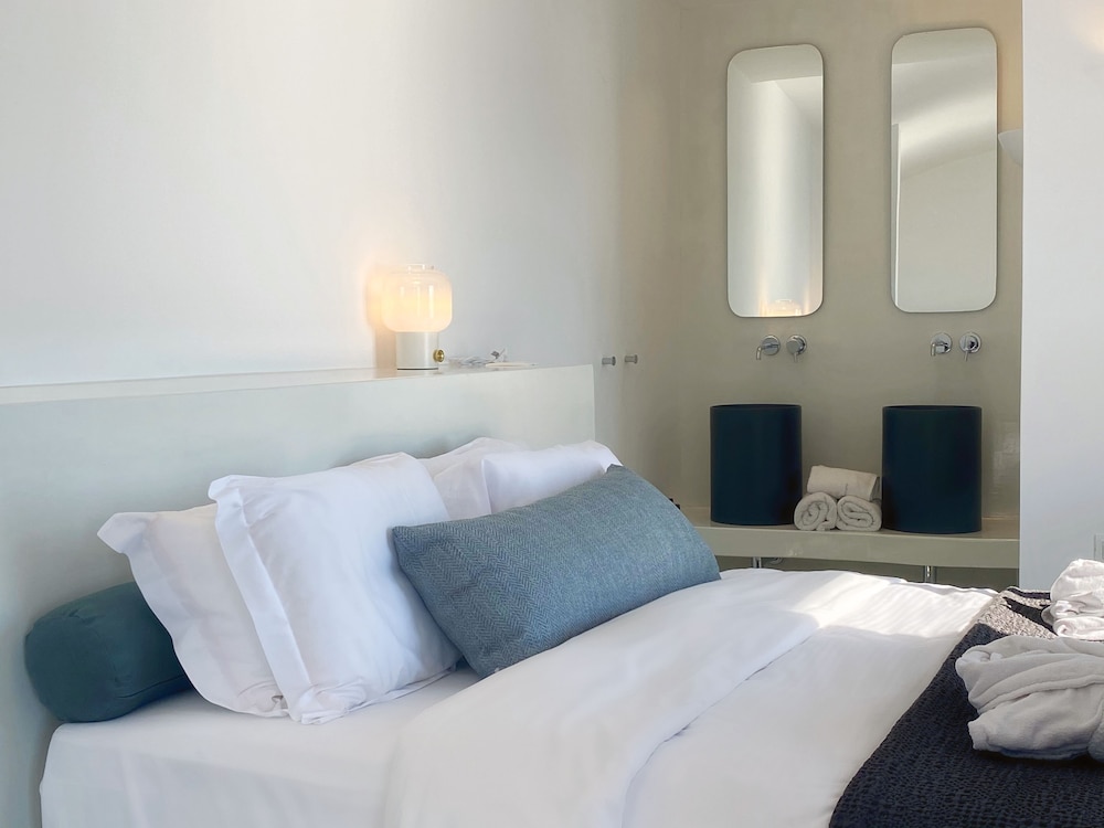 Executive Suite - Photo 16