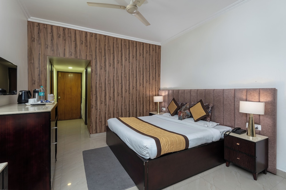 Deluxe Room - Photo 5