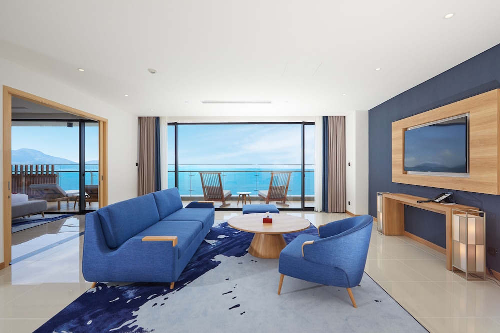 Ambassador Suite Panoramic Ocean View - Onsen, Water Park Inclusive photo 1