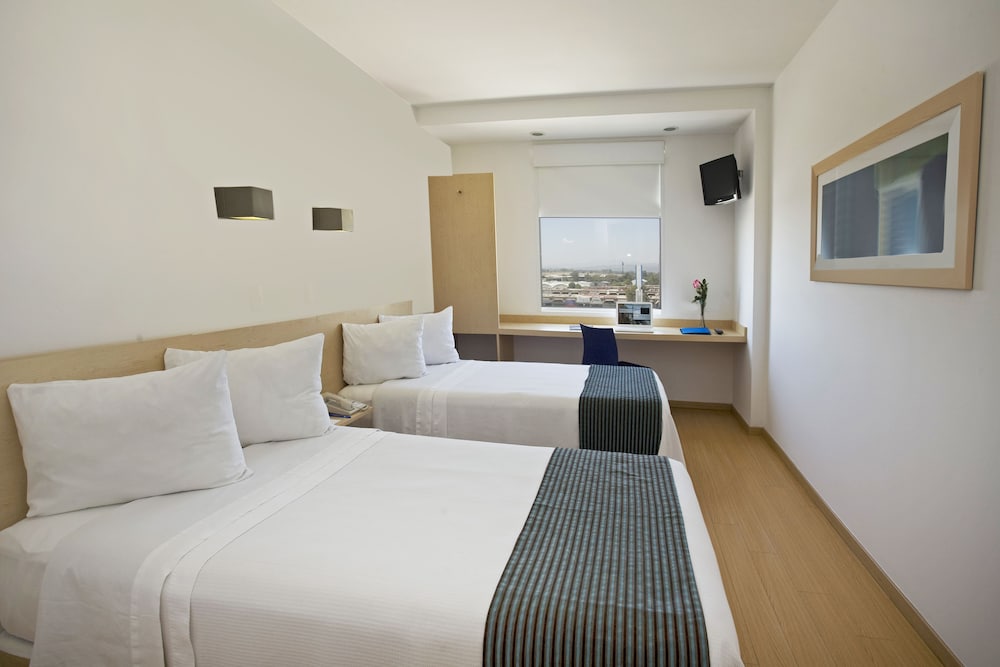 Superior Double Room, 2 Double Beds - Photo 6