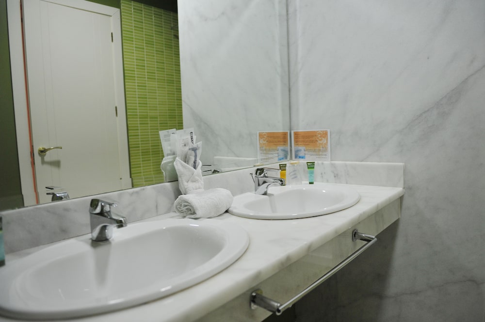 Double Room, Sea View - Photo 6