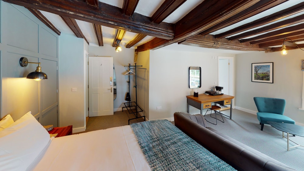 Exclusive Double Room, Ensuite (Church View) - Photo 3