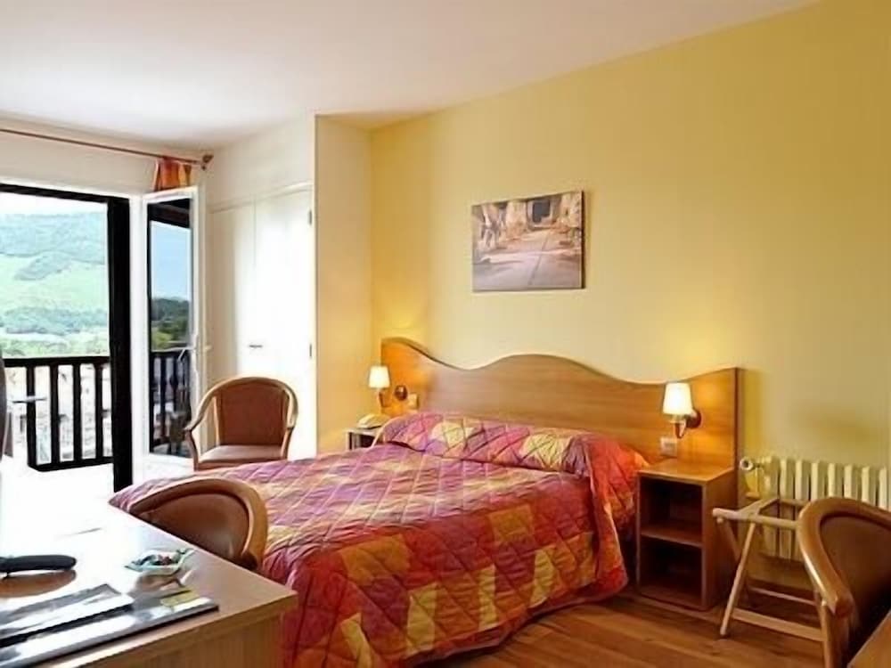 Double Room - Photo 6