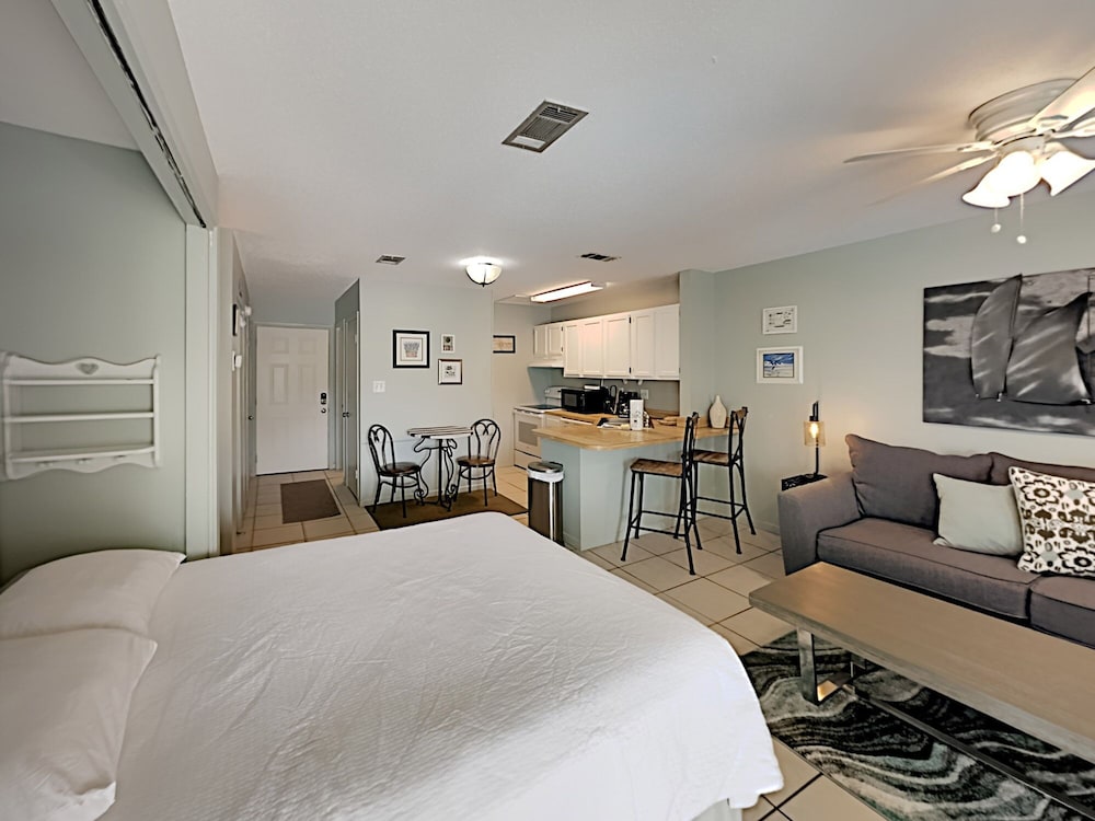 Condo, Multiple Beds, Balcony, Pool View (#8210 - No Pets)