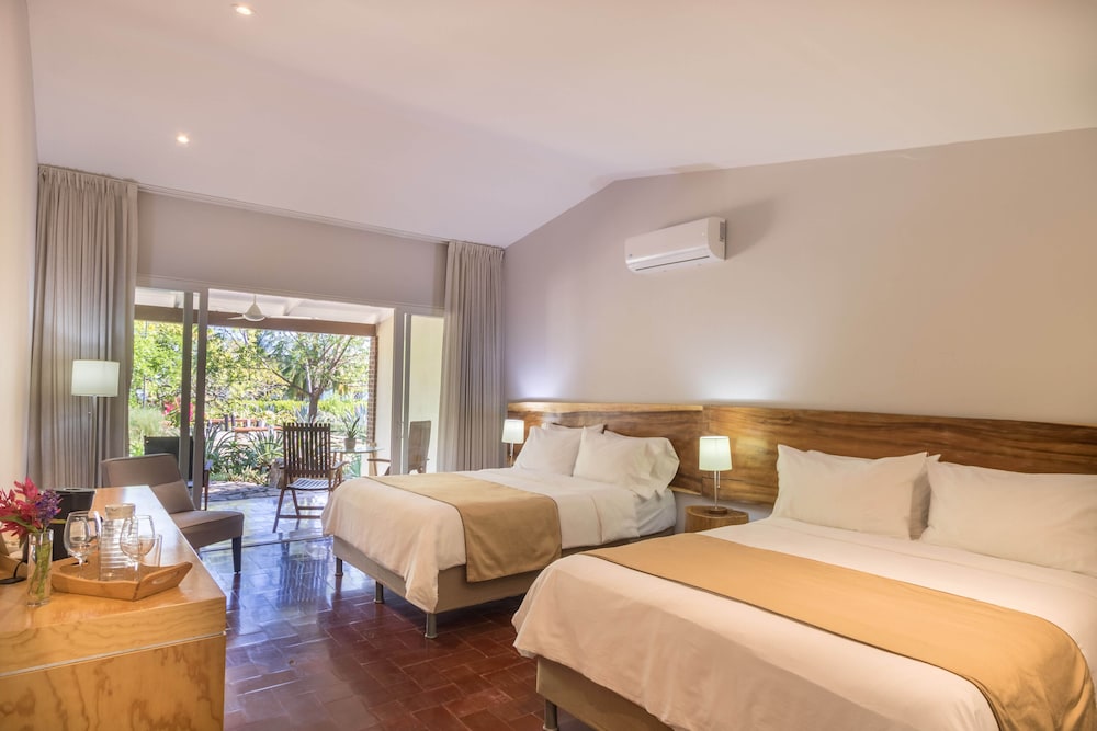 Deluxe Double Room, 2 Queen Beds photo 1