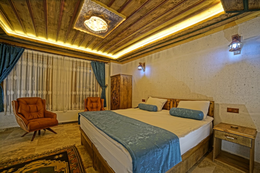 Deluxe Room - Photo 13