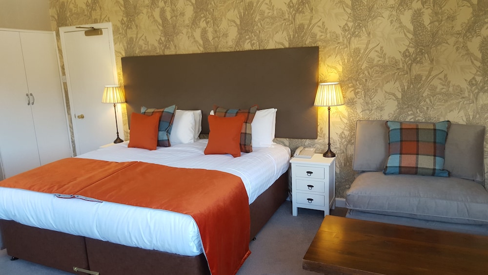 Superior Double Room, Bathtub photo 2