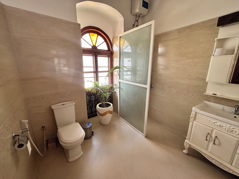 Comfort Single Room, Private Bathroom, Garden View
