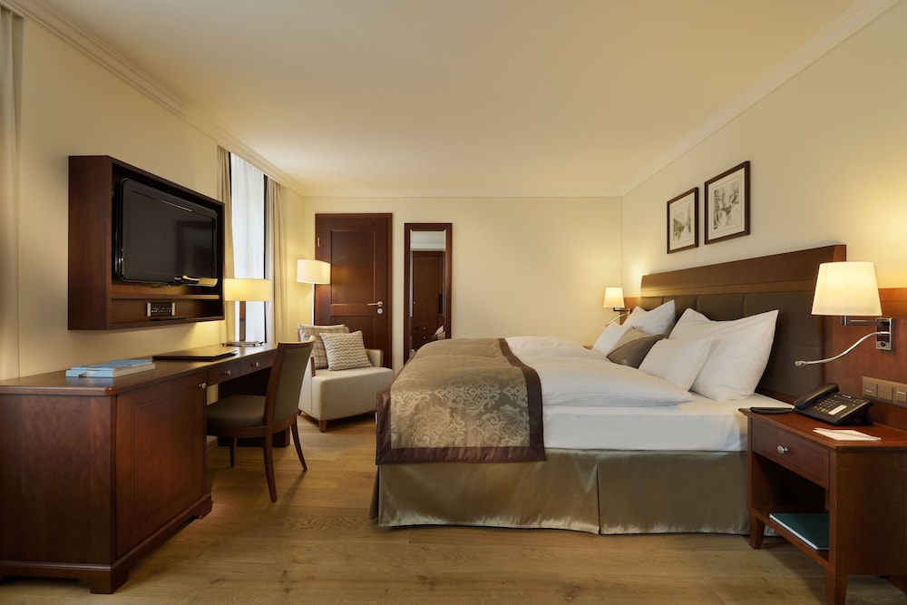 Alpine Classic Double Room, Mountain View