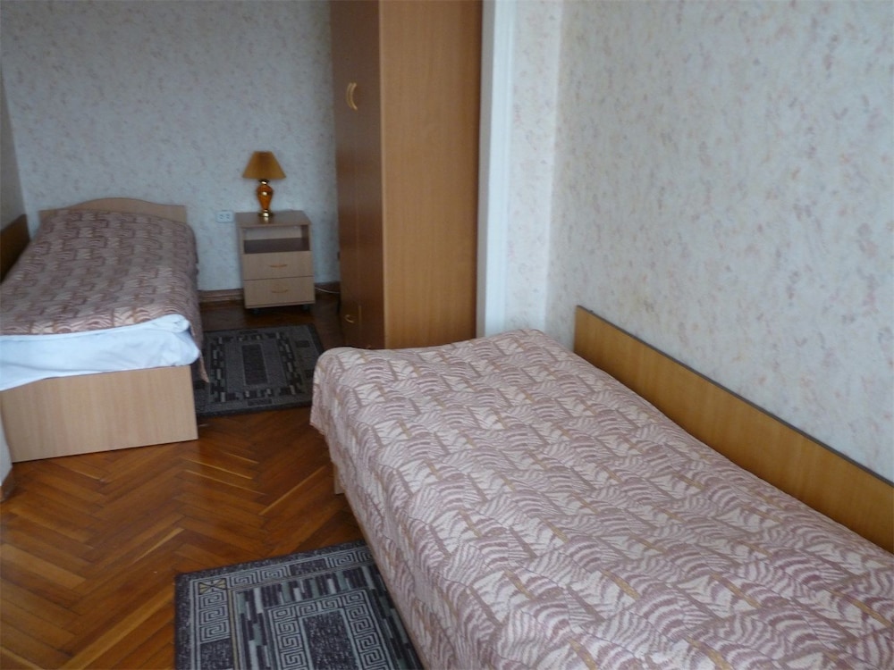 Economy Single Room, Shared Bathroom photo 2