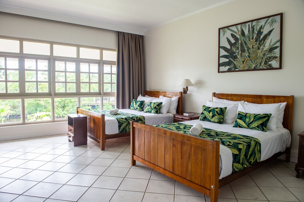 Deluxe Studio Suite