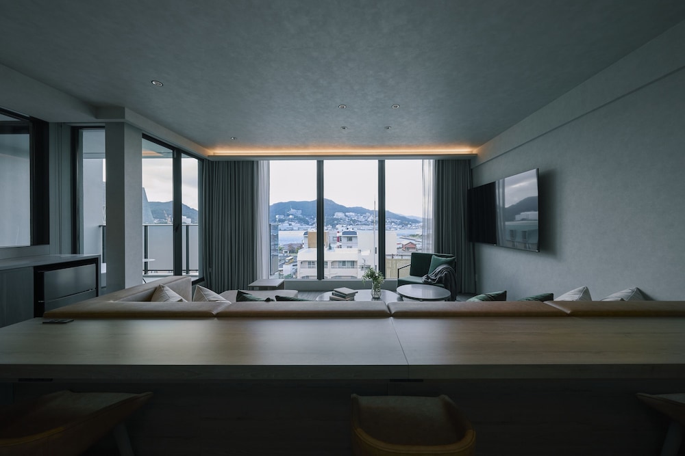 Twin Bed Suite with Jacuzzi, Non Smoking - Photo 5