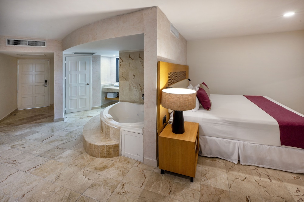Superior Ocean, 2 Queen Beds, Non-Smoking photo 2