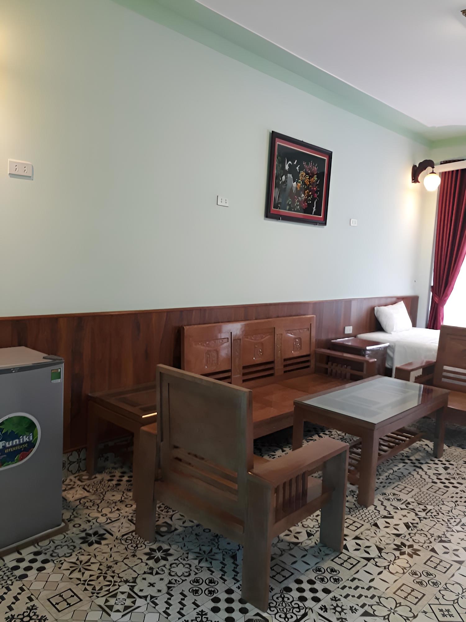 Family Room photo 3